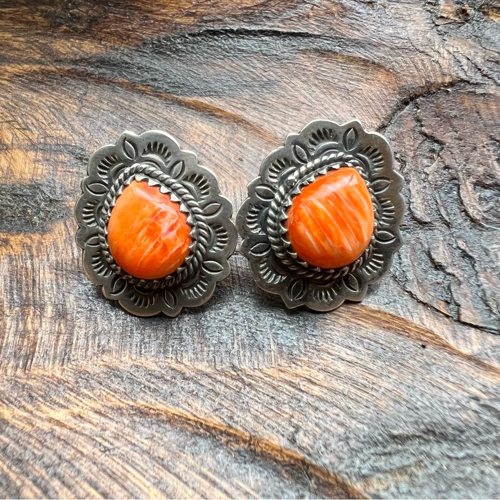 Spiny Oyster Teardrop Statement Stud Earrings | 9… - image 6